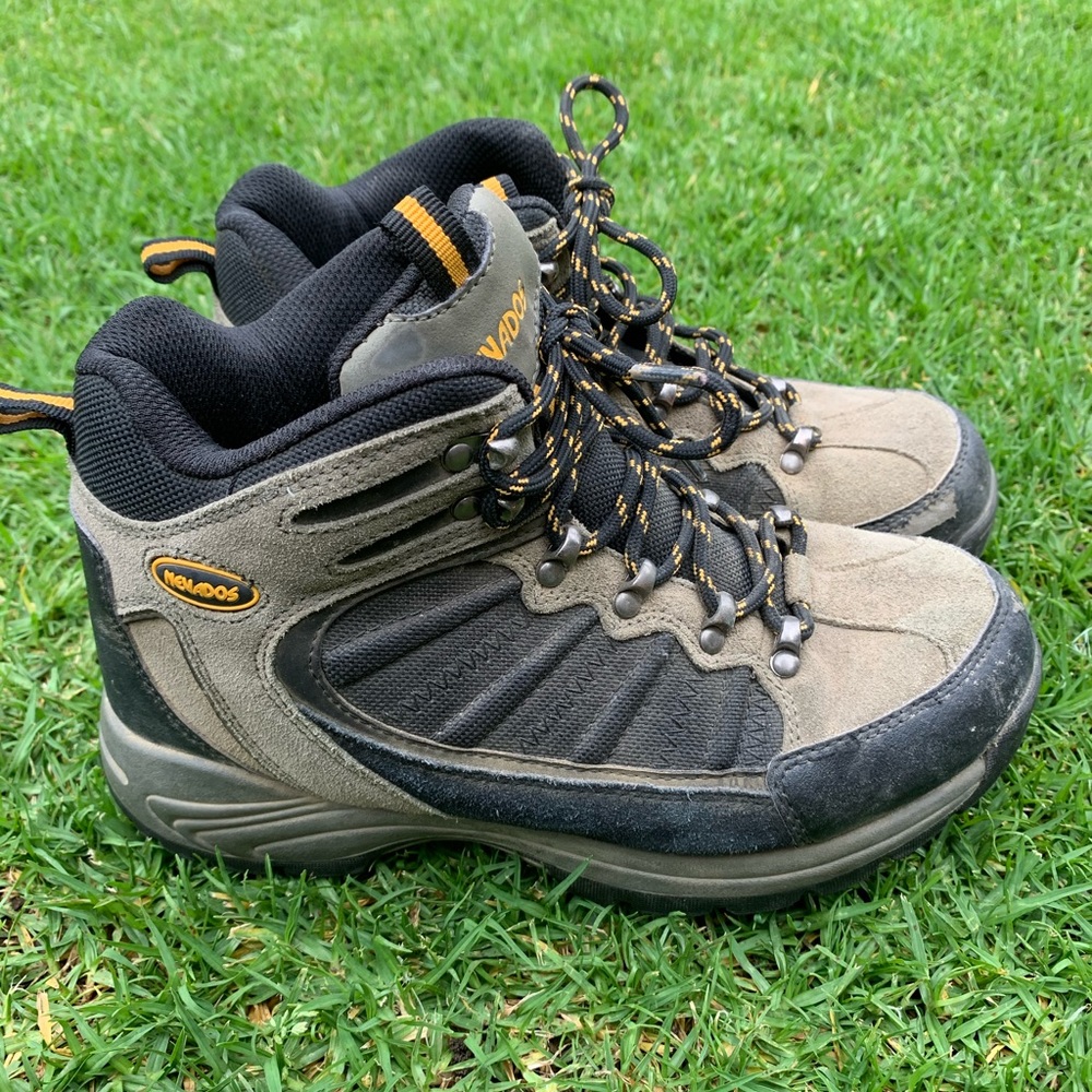 Youth Nevados Hiking Boots